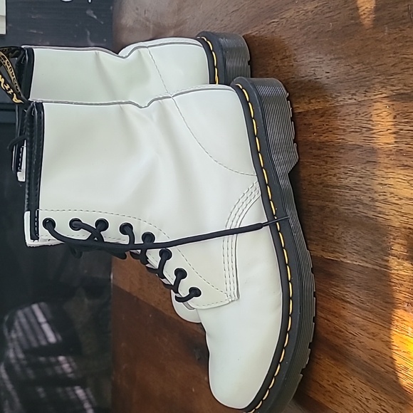 Dr. Martens White Smooth Leather Lace Up Womens Size 7 38 Ankle Boots - Picture 4 of 7